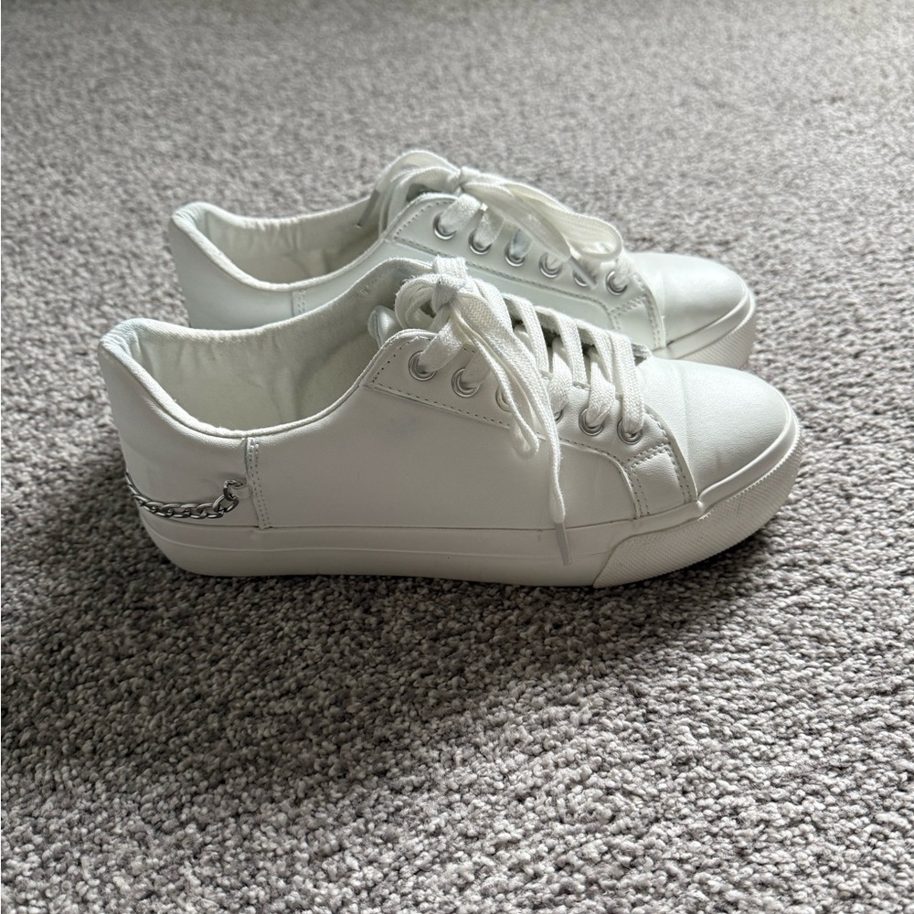 Women's White Sneakers With Silver Chain (NWOT)